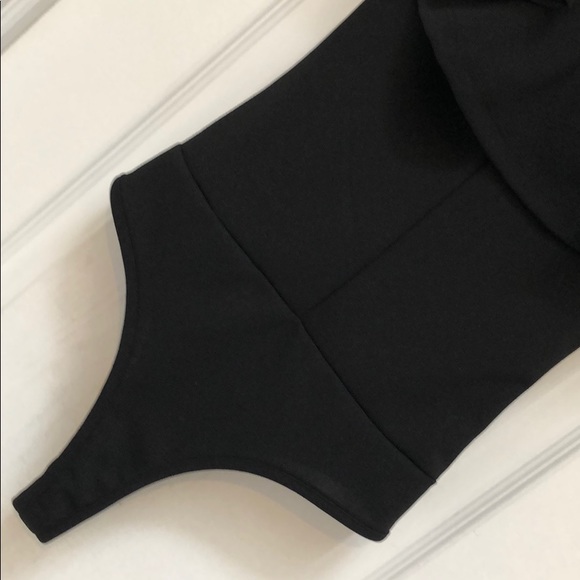 OFF SHOULDER RUFFLE BODYSUIT - Picture 5 of 9